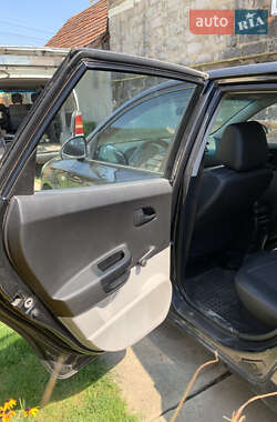 Хэтчбек Kia Ceed 2008 в 