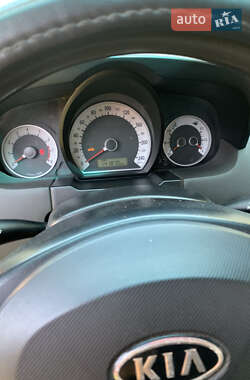 Хэтчбек Kia Ceed 2008 в 
