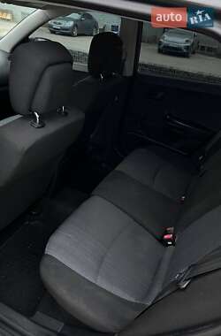 Хетчбек Kia Ceed 2011 в 