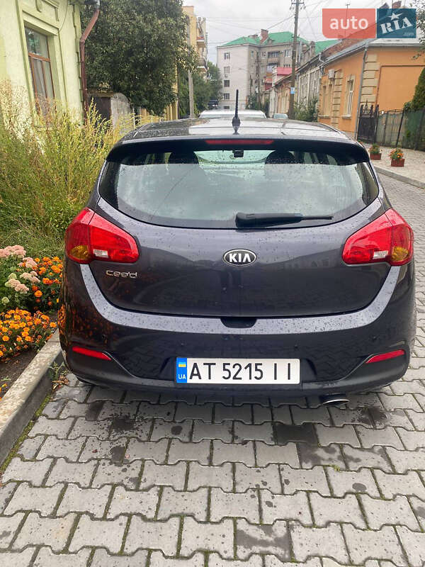 Хэтчбек Kia Ceed 2013 в Ивано-Франковске