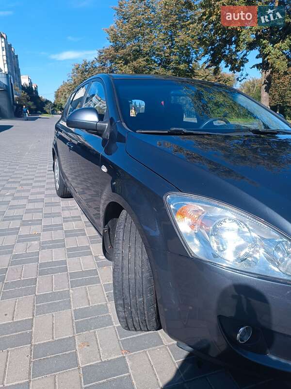 Хэтчбек Kia Ceed 2009 в Хмельницком