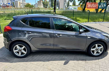 Хэтчбек Kia Ceed 2015 в 