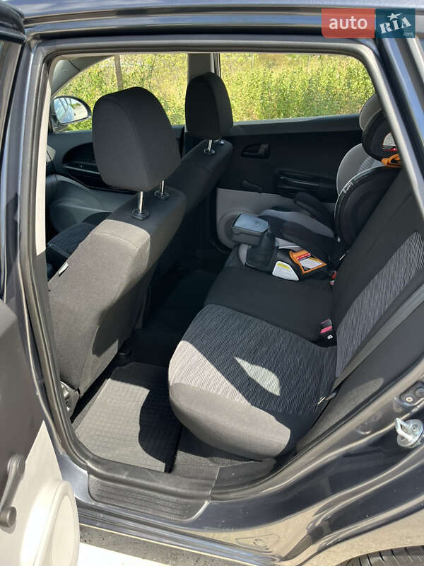 Хэтчбек Kia Ceed 2008 в Южноукраинске