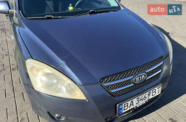 Хэтчбек Kia Ceed 2008 в 