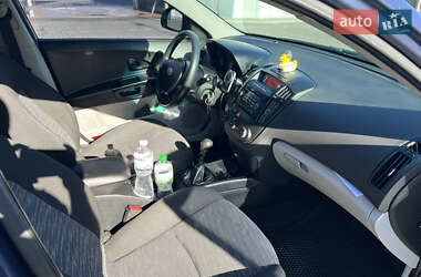 Хэтчбек Kia Ceed 2008 в 