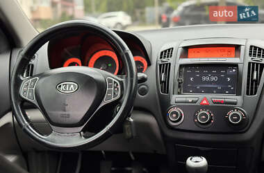 Хэтчбек Kia Ceed 2007 в 
