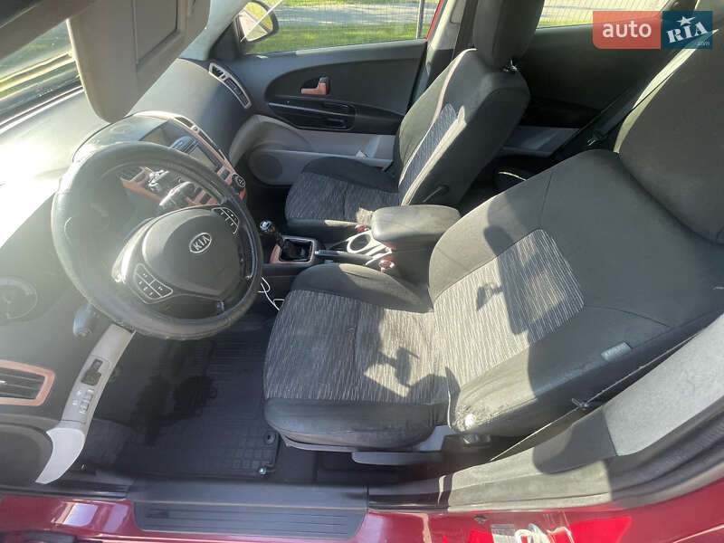 Хэтчбек Kia Ceed 2008 в Киеве