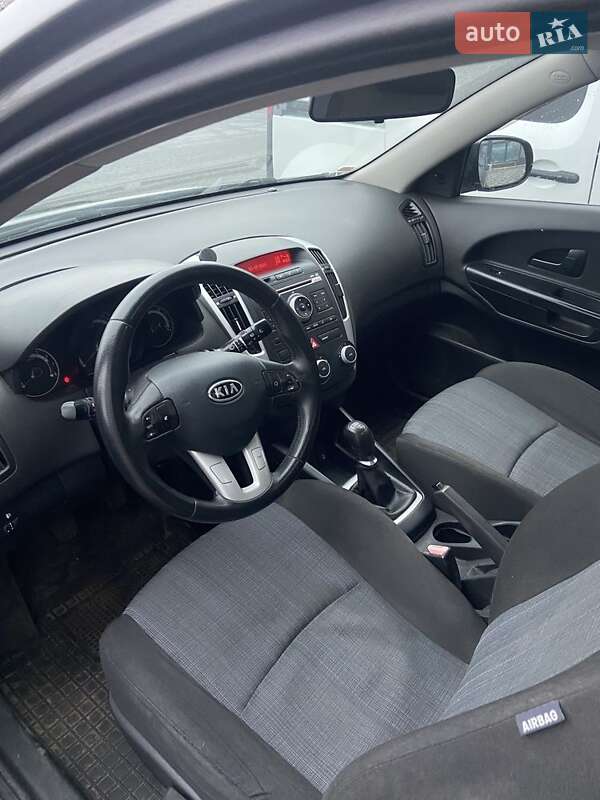 Хэтчбек Kia Ceed 2010 в Киеве фото 6 Хэтчбек Kia Ceed 2010 в Киеве