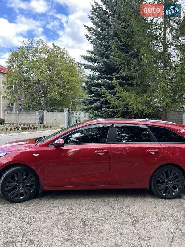 Универсал Kia Ceed 2018 в Днепре