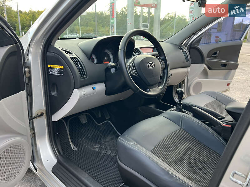 Хэтчбек Kia Ceed 2008 в Харькове
