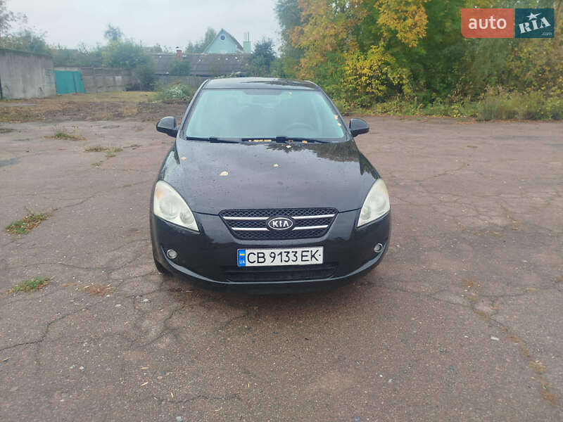 Хэтчбек Kia Ceed 2007 в 