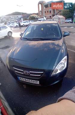 Хетчбек Kia Ceed 2008 в Ужгороді