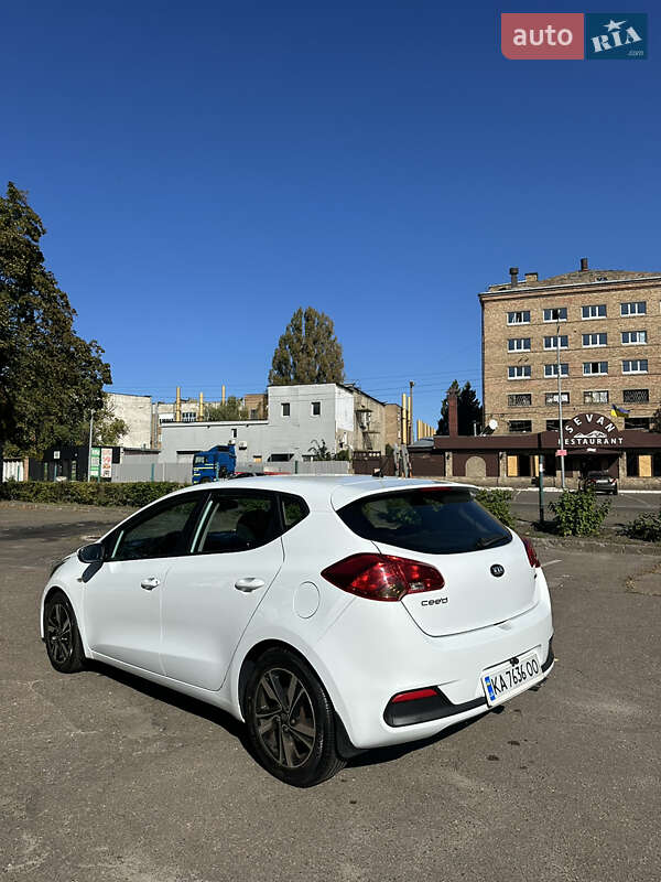 Хэтчбек Kia Ceed 2015 в Киеве