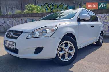 Хэтчбек Kia Ceed 2008 в 