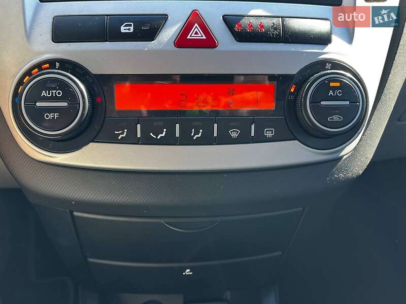 Хэтчбек Kia Ceed 2008 в Киеве