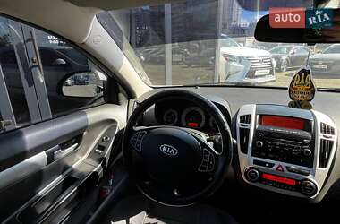 Хэтчбек Kia Ceed 2008 в 