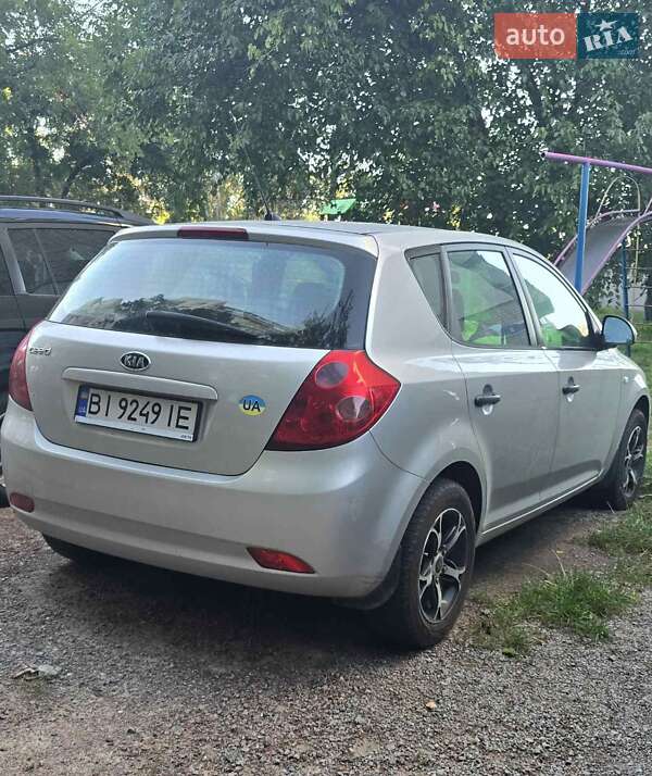 Хэтчбек Kia Ceed 2008 в Кременчуге