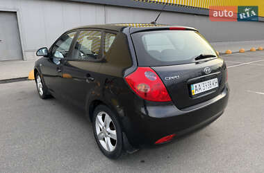 Хэтчбек Kia Ceed 2008 в 