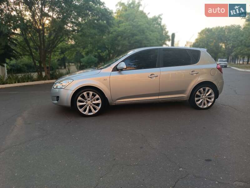 Хэтчбек Kia Ceed 2007 в Одессе