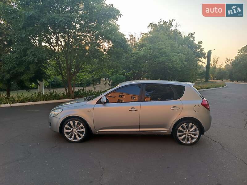 Хэтчбек Kia Ceed 2007 в Одессе