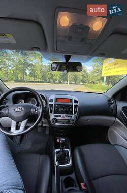 Хетчбек Kia Ceed 2009 в 
