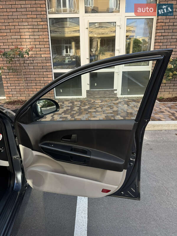 Хэтчбек Kia Ceed 2009 в Киеве