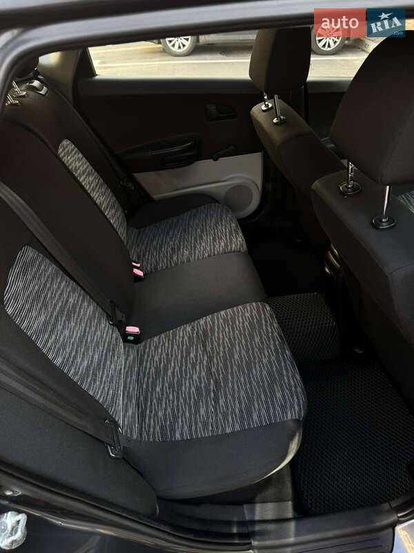 Хэтчбек Kia Ceed 2009 в Киеве