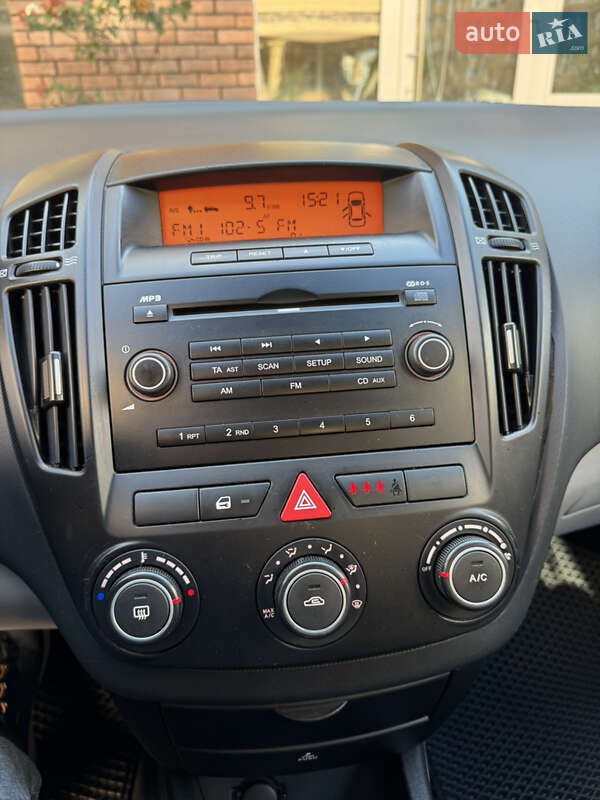 Хэтчбек Kia Ceed 2009 в Киеве