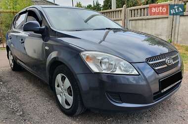 Хэтчбек Kia Ceed 2009 в Киеве