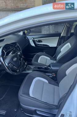 Хэтчбек Kia Ceed 2013 в 
