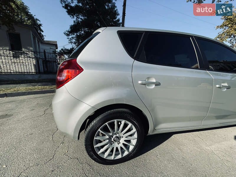 Хэтчбек Kia Ceed 2007 в Полтаве