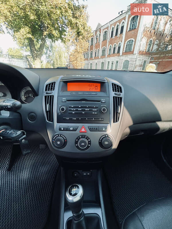 Хэтчбек Kia Ceed 2007 в Полтаве