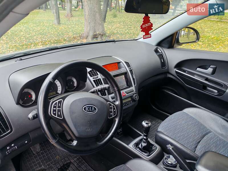 Універсал Kia Ceed 2008 в Олександрії