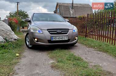 Хэтчбек Kia Ceed 2007 в 