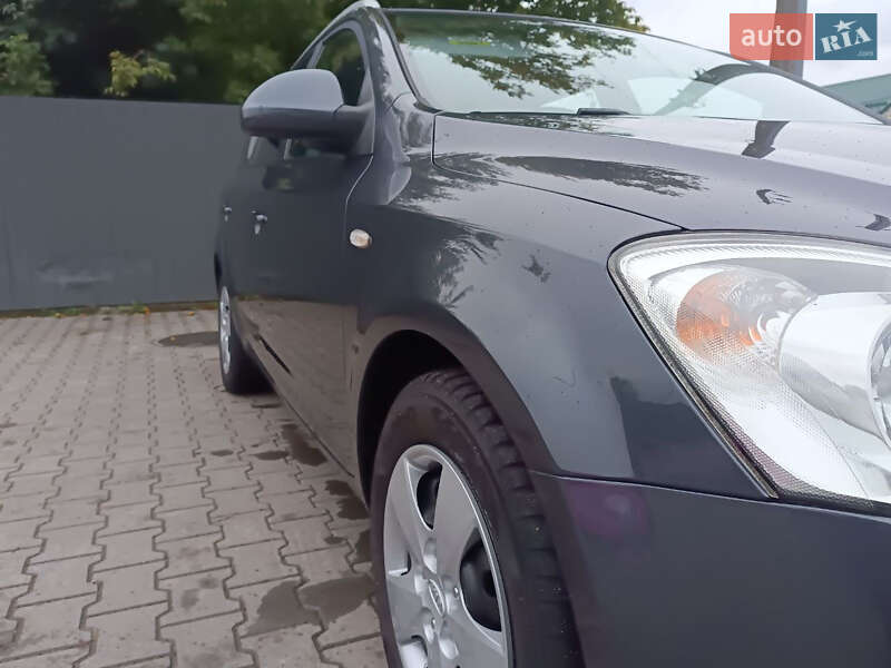 Универсал Kia Ceed 2009 в Красилове
