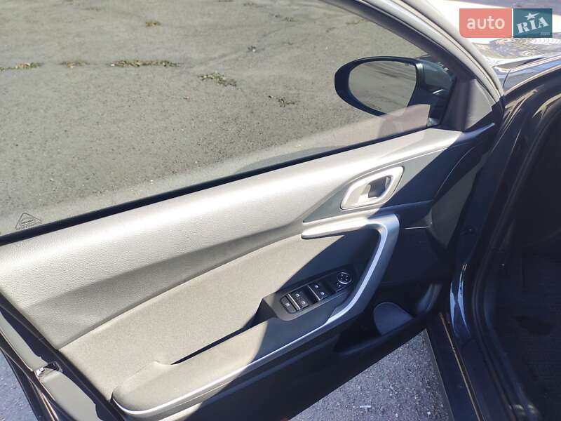 Хэтчбек Kia Ceed 2023 в Каменском фото 9 Хэтчбек Kia Ceed 2023 в Каменском