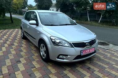 Хэтчбек Kia Ceed 2010 в Нежине