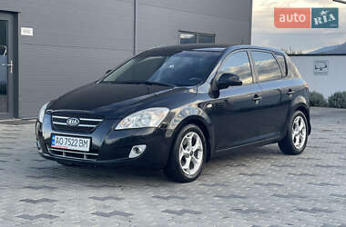 Хетчбек Kia Ceed 2008 в  фото 2 Хетчбек Kia Ceed 2008 в
