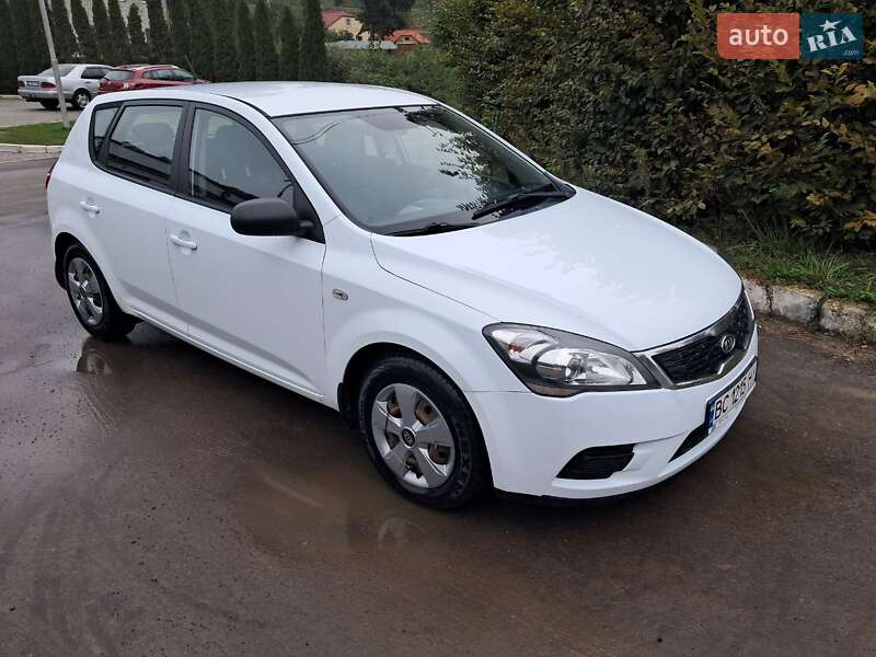 Хэтчбек Kia Ceed 2012 в Львове фото 2 Хэтчбек Kia Ceed 2012 в Львове
