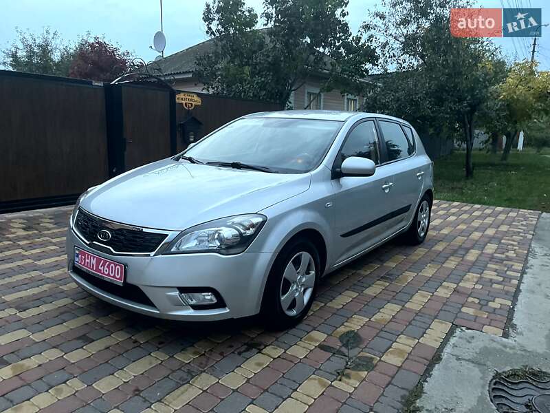 Хэтчбек Kia Ceed 2010 в Нежине