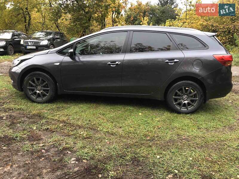 Универсал Kia Ceed 2012 в Новгород-Северском