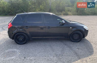 Хетчбек Kia Ceed 2007 в 