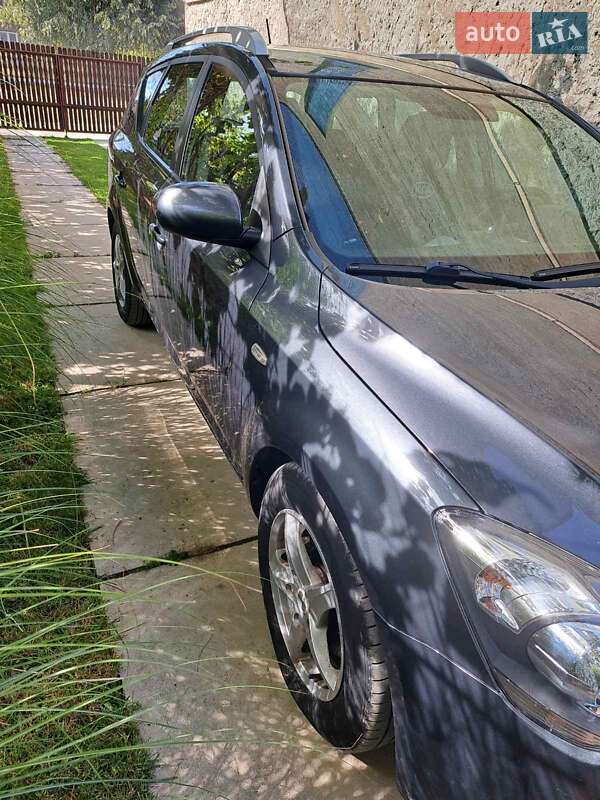 Универсал Kia Ceed 2010 в Ужгороде