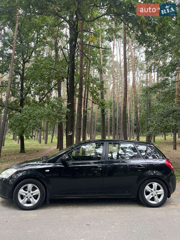 Хетчбек Kia Ceed 2008 в Софіївській Борщагівці
