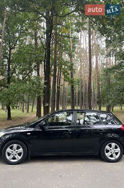 Хэтчбек Kia Ceed 2008 в 