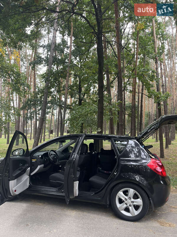 Хетчбек Kia Ceed 2008 в Софіївській Борщагівці