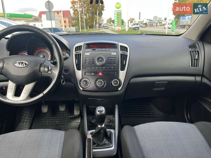 Универсал Kia Ceed 2010 в Красилове