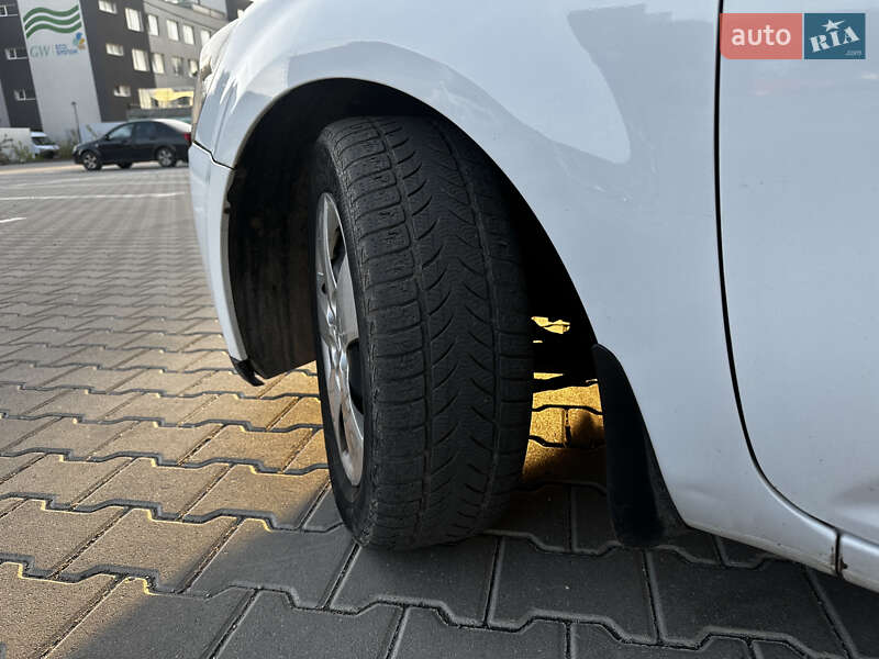 Хэтчбек Kia Ceed 2011 в Тернополе