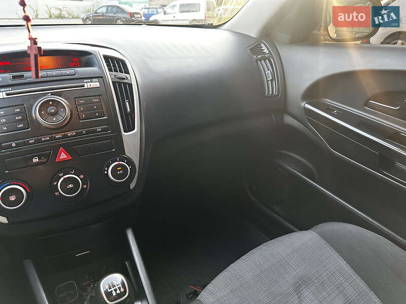 Хэтчбек Kia Ceed 2011 в Тернополе