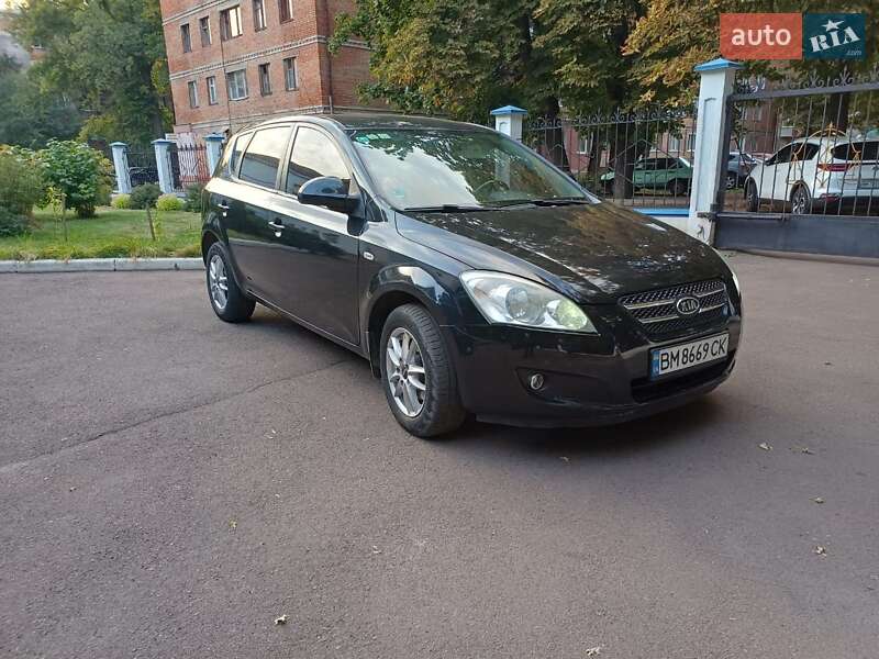 Хетчбек Kia Ceed 2007 в  фото Хетчбек Kia Ceed 2007 в